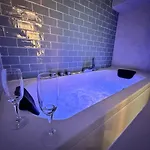Magic Avec Balnéo, Sauna Et Terrasse Appartamento Reims