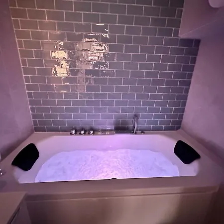 Апартаменты Magic Avec Balneo, Sauna Et Terrasse *