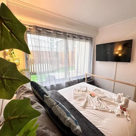 Magic Avec Balneo, Sauna Et Terrasse Апартаменты *