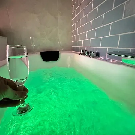 Magic Avec Balneo, Sauna Et Terrasse * Reims