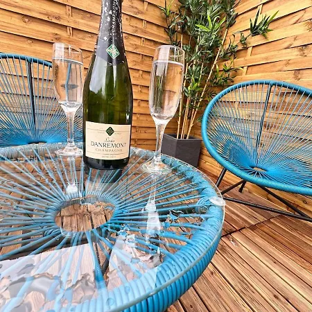 Magic Avec Balneo, Sauna Et Terrasse Апартаменты *