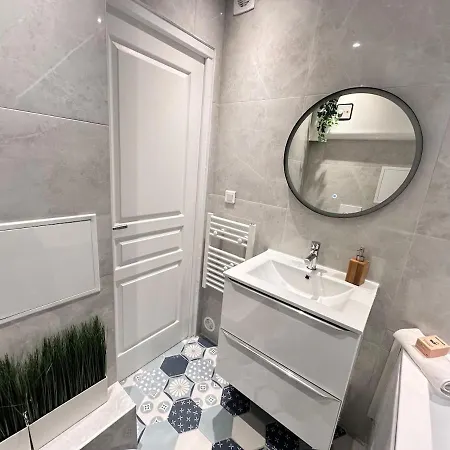 公寓 Magic Avec Balneo, Sauna Et Terrasse 兰斯