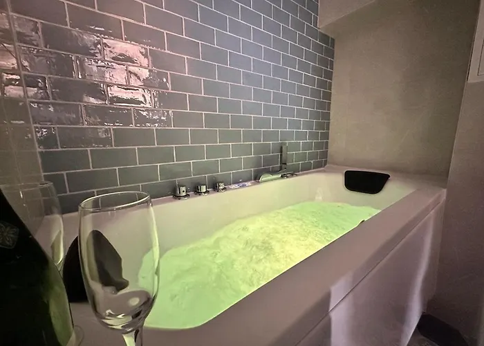 Apartment Magic Avec Balneo, Sauna Et Terrasse Reims